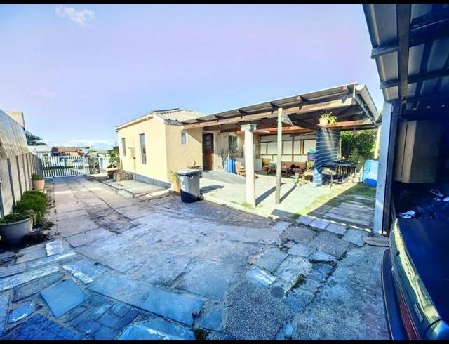 2 BEDROOM HOUSE FOR SALE IN RUYTERWACHT